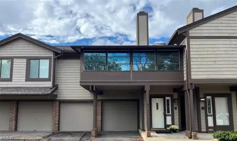 4581 Morgate Cir NW, Canton, OH 44708