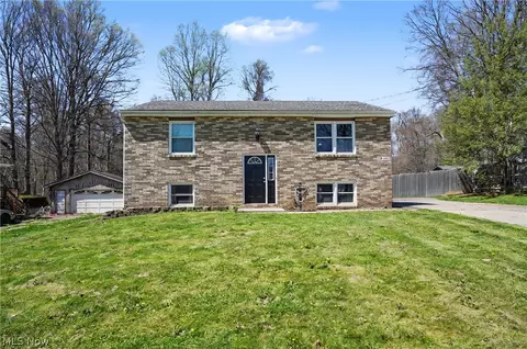 3781 Pelham Ln, Kent, OH 44240