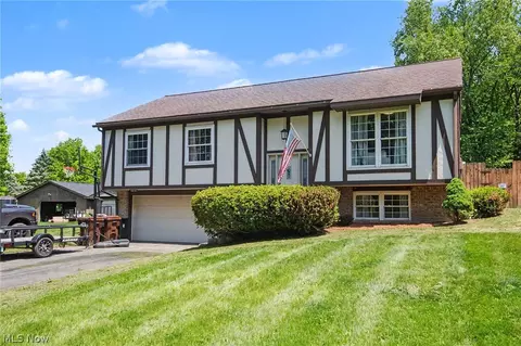 1392 Homestead Dr, East Liverpool, OH 43920
