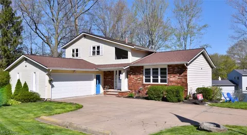 9509 Catalpa Cir, Mentor, OH 44060