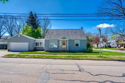 2048 Congo St, Akron, OH 44305