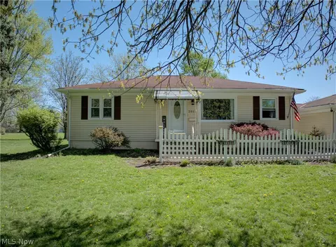 2015 Wallace Ln, Lorain, OH 44053