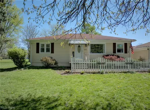 2015 Wallace Ln, Lorain, OH 44053