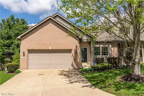 2939 Halwyck Cir NW, North Canton, OH 44720