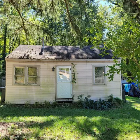 5820 Ash St, Chippewa Lake, OH 44215