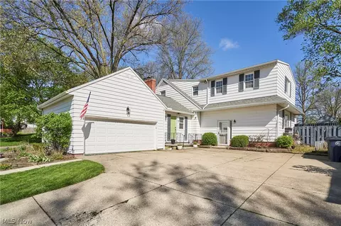 351 Keith Ave, Akron, OH 44313 photo 2