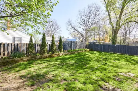 351 Keith Ave, Akron, OH 44313 photo 24