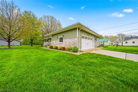 2531 Burlingham Dr, Ashtabula, OH 44004 photo 4