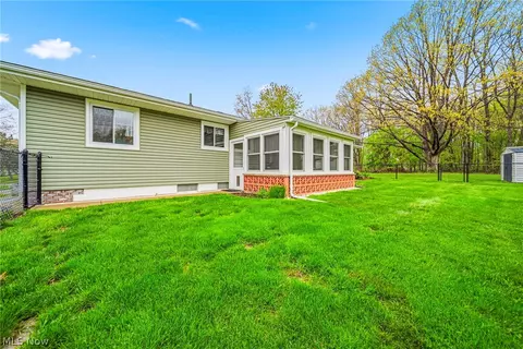 2531 Burlingham Dr, Ashtabula, OH 44004 photo 8