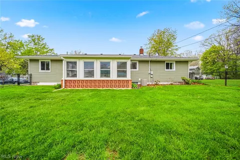 2531 Burlingham Dr, Ashtabula, OH 44004 photo 7