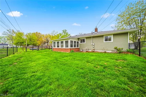 2531 Burlingham Dr, Ashtabula, OH 44004 photo 6
