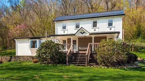 10155 Old River Rd, Blue Rock, OH 43720