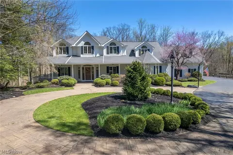 8481 Timber Trl, Brecksville, OH 44141