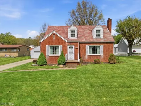 8885 Louisville St, Louisville, OH 44641