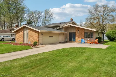 23956 Fairlawn Dr, North Olmsted, OH 44070