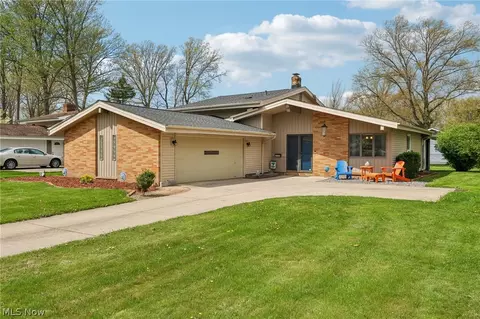 23956 Fairlawn Dr, North Olmsted, OH 44070