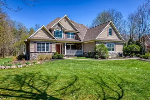 11810 Edinboro Ln, Chagrin Falls, OH 44023