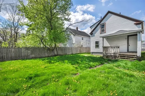 Exterior - 2917 Apple Ave, Lorain, OH 44055 photo 5 of 6