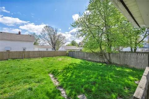 Exterior - 2917 Apple Ave, Lorain, OH 44055 photo 6 of 6