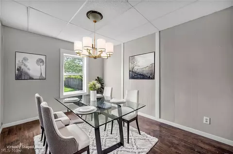 Dining - 2917 Apple Ave, Lorain, OH 44055 photo 1 of 1