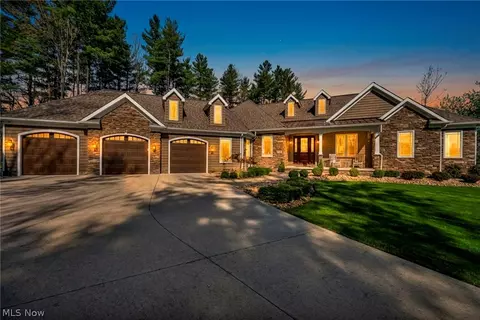 12690 Barrington Ln, Chesterland, OH 44026