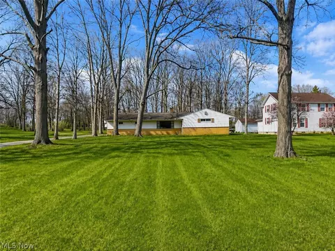 3262 Royalton Rd, North Royalton, OH 44133