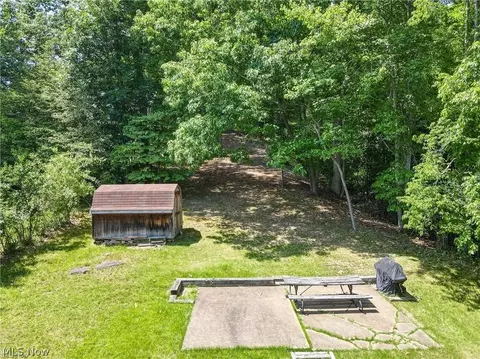 154 W Mohawk Dr, Malvern, OH 44644 photo 2