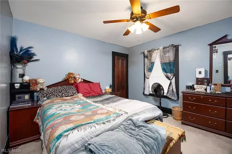 Bedroom - 209 Gulf Rd, Elyria, OH 44035 photo 3 of 5