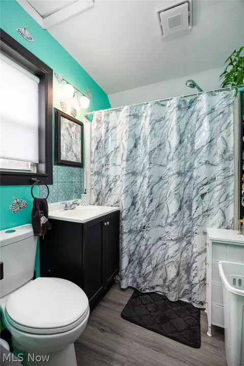Bath - 209 Gulf Rd, Elyria, OH 44035 photo 1 of 1