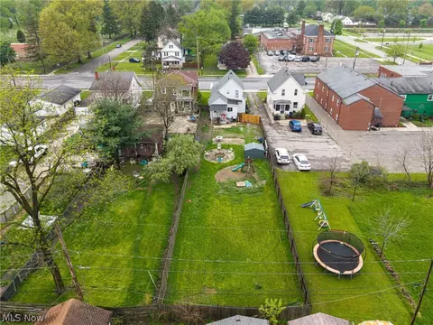 View/Area - 209 Gulf Rd, Elyria, OH 44035 photo 3 of 4