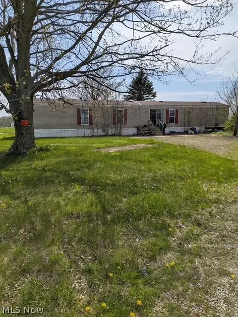 6285 Hoy Rd, Wooster, OH 44691