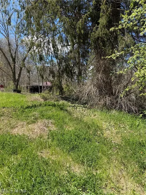 2615 Yellow Creek Rd, Akron, OH 44333