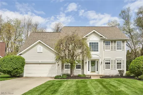 2971 Grandview Dr, Fairlawn, OH 44333