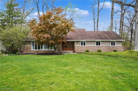 10997 Tanager Trl, Brecksville, OH 44141