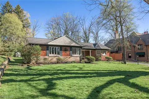 3127 Highland Dr, Silver Lake, OH 44224