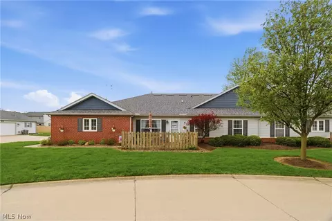 519 Heather Woods Dr, Elyria, OH 44035