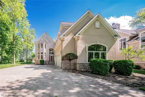 3706 E Baycliffs Dr, Lakeside Marblehead, OH 43440