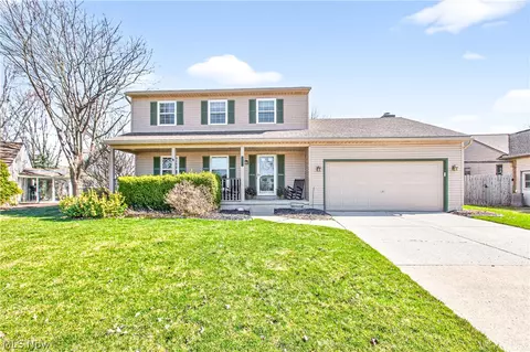 127 Cumberland Ct, Elyria, OH 44035 photo 2