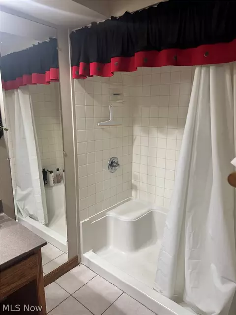 Bath - 8285 Old River Rd, Philo, OH 43771 photo 1 of 2