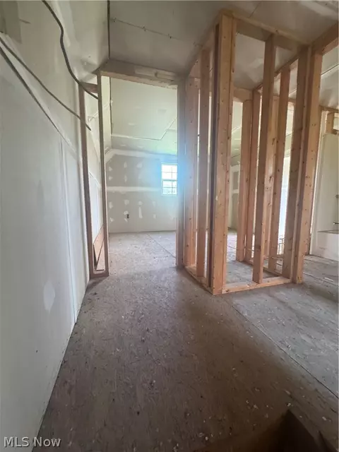 Entry Way - 8285 Old River Rd, Philo, OH 43771 photo 4 of 5