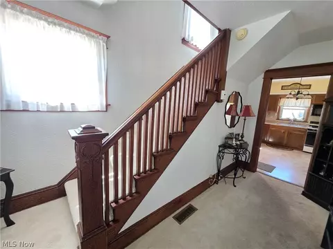 Entry Way - 1377 E 28th St, Ashtabula, OH 44004 photo 3 of 6
