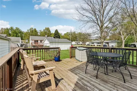 Exterior - 1377 E 28th St, Ashtabula, OH 44004 photo 6 of 7