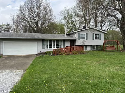 6301 Georgetown St, Louisville, OH 44641