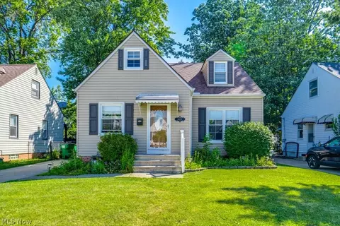 407 E 330th St, Willowick, OH 44095