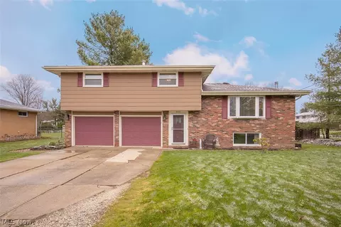 8493 Webster Rd, Strongsville, OH 44136