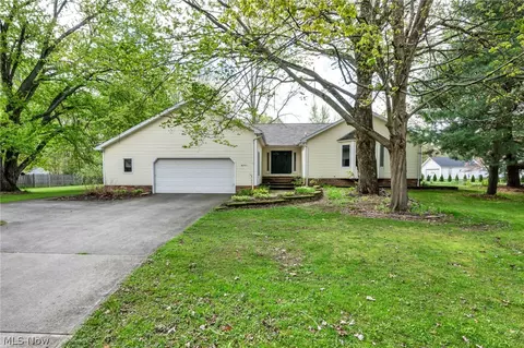8750 Evergreen Dr, Mentor, OH 44060