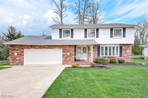 2300 Green Acres Dr, Parma, OH 44134