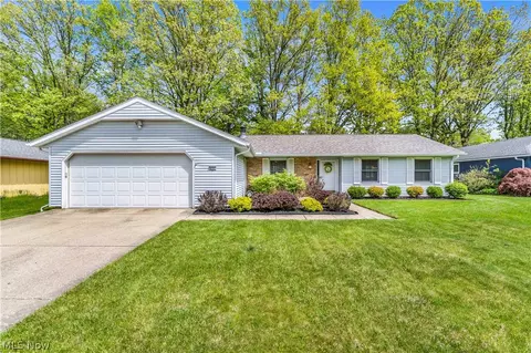 6151 Hickory Trl, North Ridgeville, OH 44039
