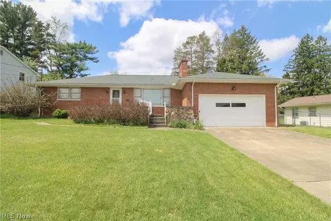 66 S Beverly Ave, Austintown, OH 44515