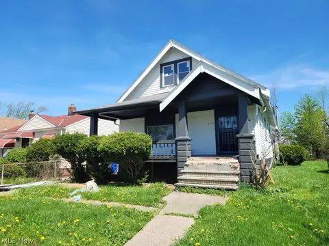 4421 E 156th St, Cleveland, OH 44128